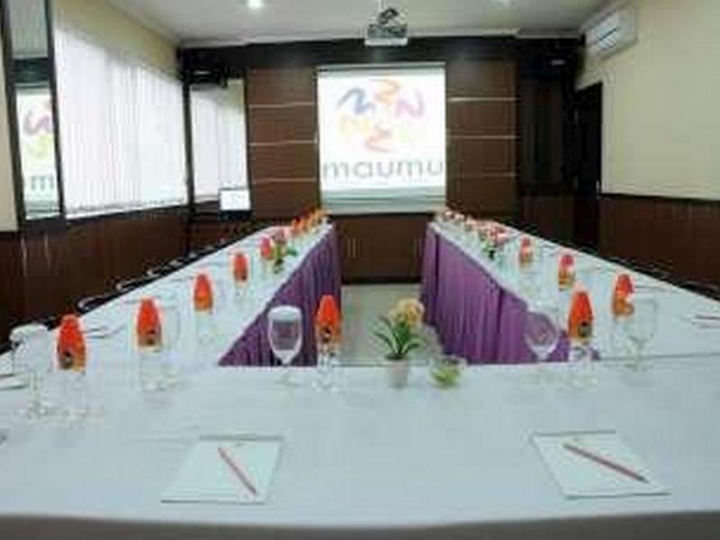 Maumu Hotel&Lounge Surabaya Exterior foto