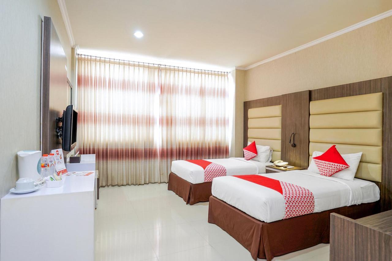 Maumu Hotel&Lounge Surabaya Exterior foto
