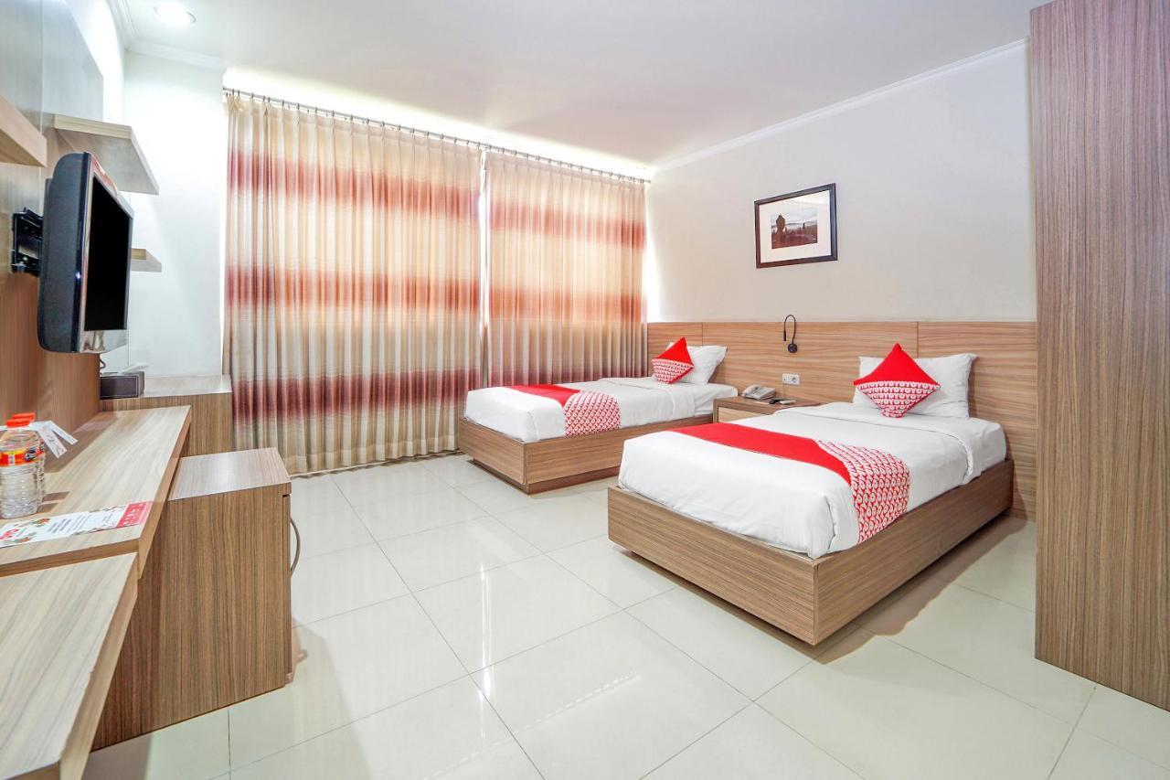 Maumu Hotel&Lounge Surabaya Exterior foto